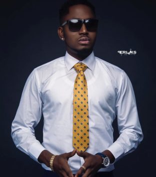 Badmus Akeem O, широко известный как Baddyoosha в нигерийской музыкальной индустрии и крупнейший музыкальный сайт Нигерии, Naijaloaded вступили в партнерство, чтобы инициировать вызов под названием «Who Dey» для поиска будущих музыкальных выступлений, которым нужна хорошая платформа, чтобы попасть в центр внимания