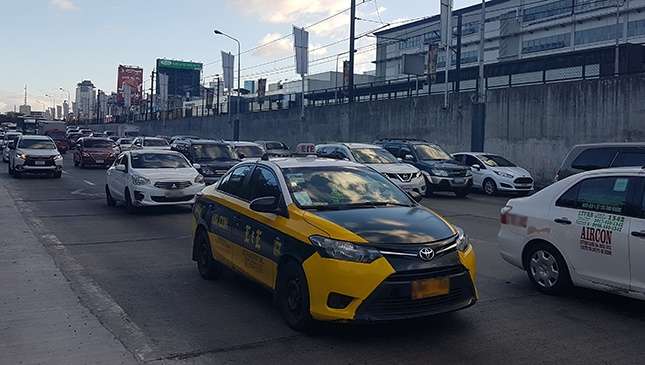 ИЗОБРАЖЕНИЕ Drei Laurel   Митрополит Управление развития Манилы   (MMDA) генеральный директор Jojo Garcia объявил, что полная реализация запрета EDSA только в час пик откладывается