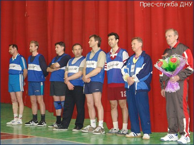 Межфакультетская спартакиада по волейболу, где за звание лучшей соревновались 17 команд, проходила в ноябре прошлого года
